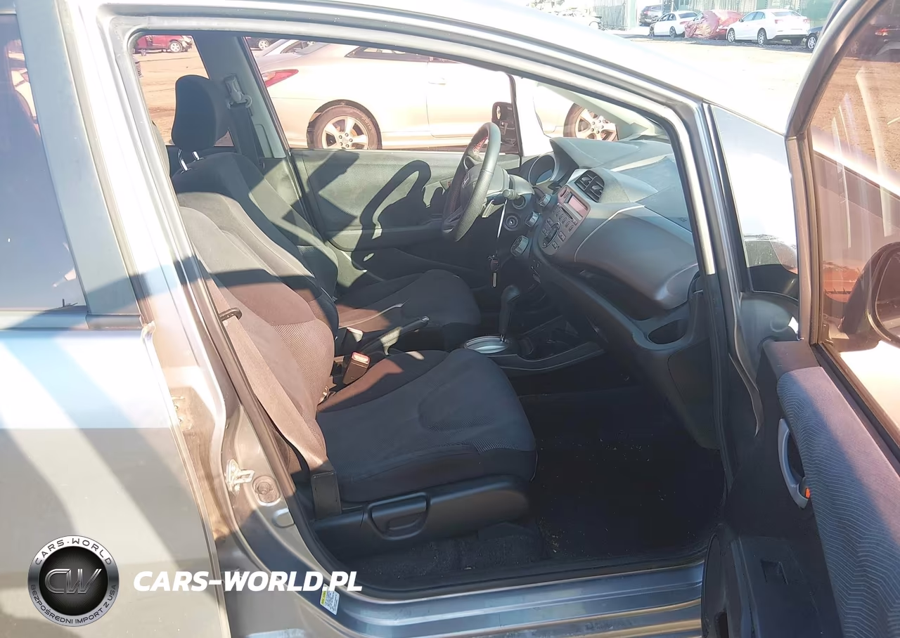 2010 Honda Fit Sport VIN:JHMGE8H43AC007304 - 5