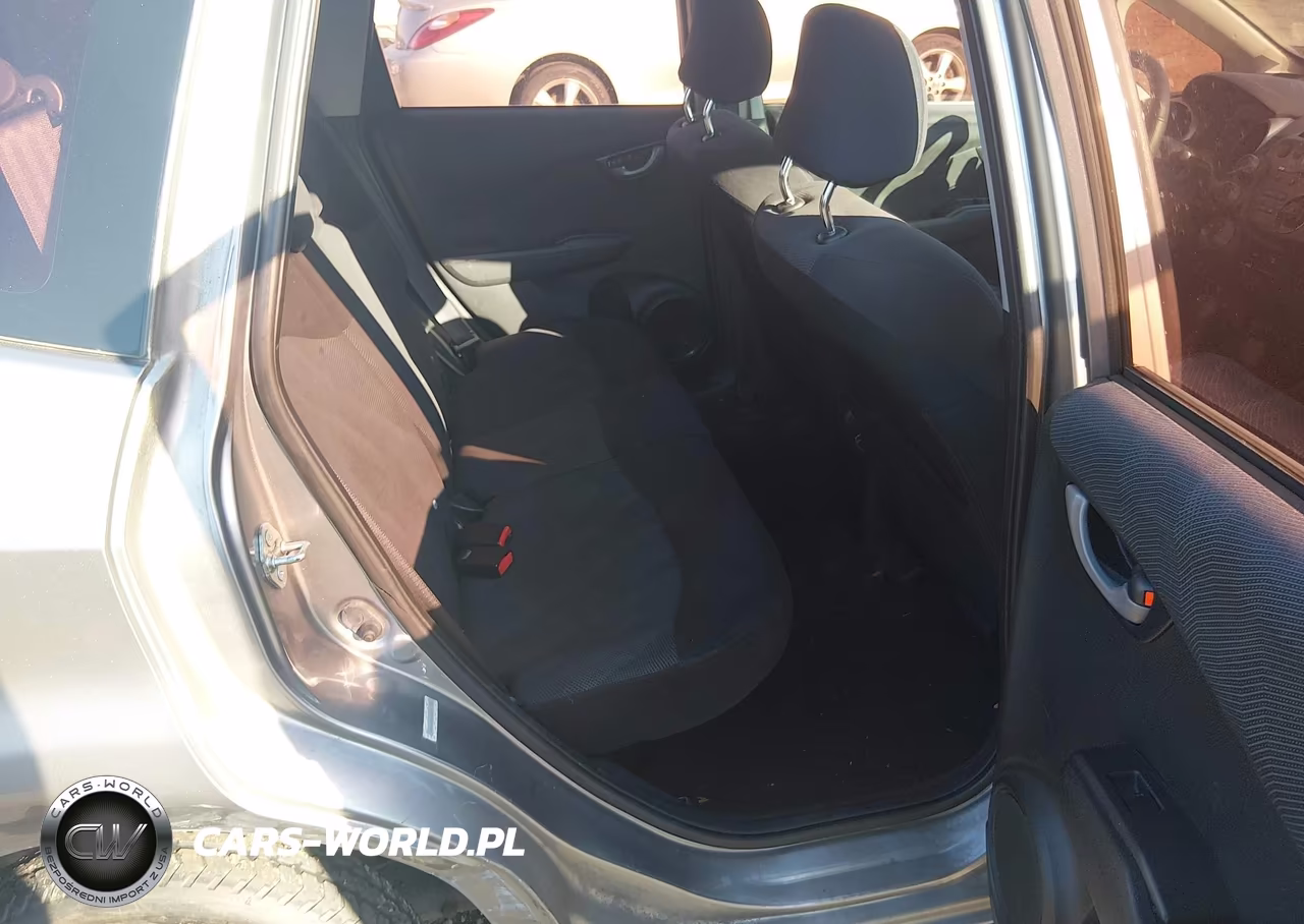 2010 Honda Fit Sport VIN:JHMGE8H43AC007304 - 8