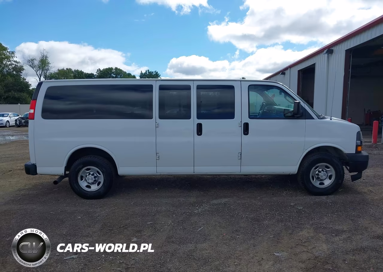 2019 Chevrolet Express 3500 Ls VIN:1GAZGNFG7K1355676 - 16