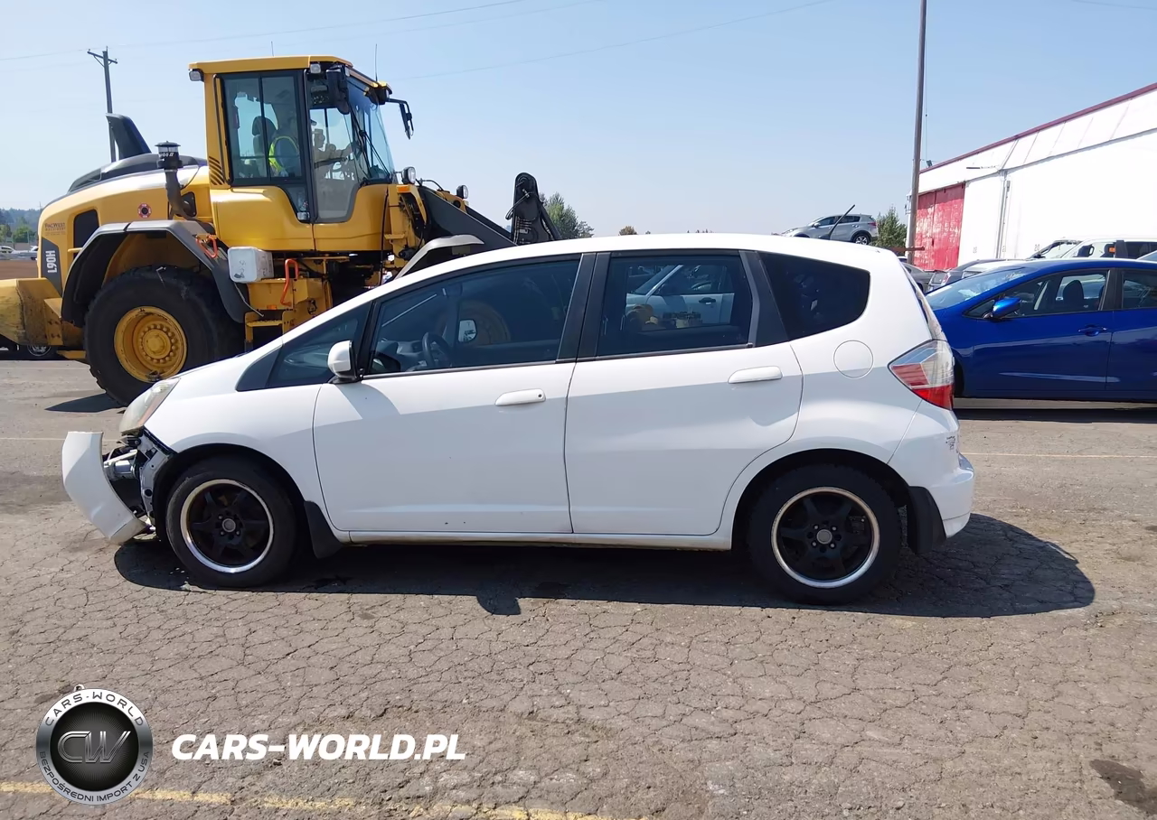 2012 Honda Fit VIN:JHMGE8H35CC024633 - 14