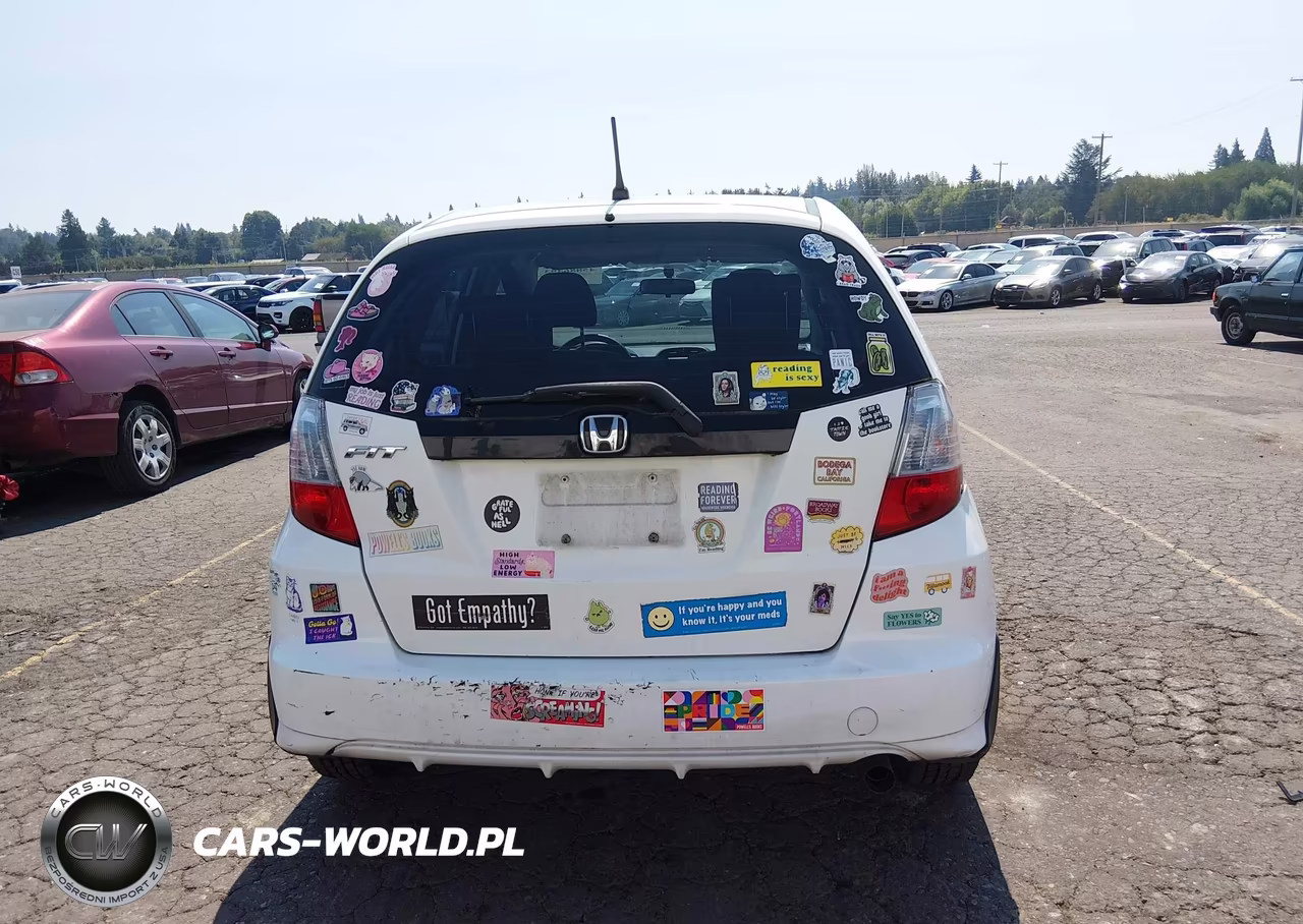2012 Honda Fit VIN:JHMGE8H35CC024633 - 16