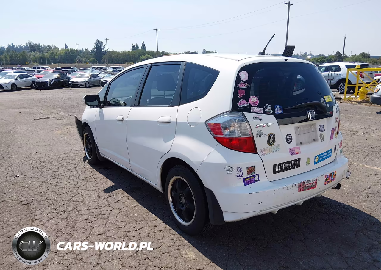 2012 Honda Fit VIN:JHMGE8H35CC024633 - 3