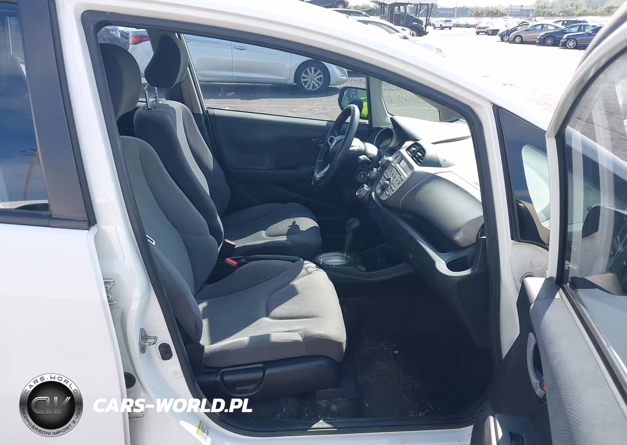 2012 Honda Fit VIN:JHMGE8H35CC024633 - 5