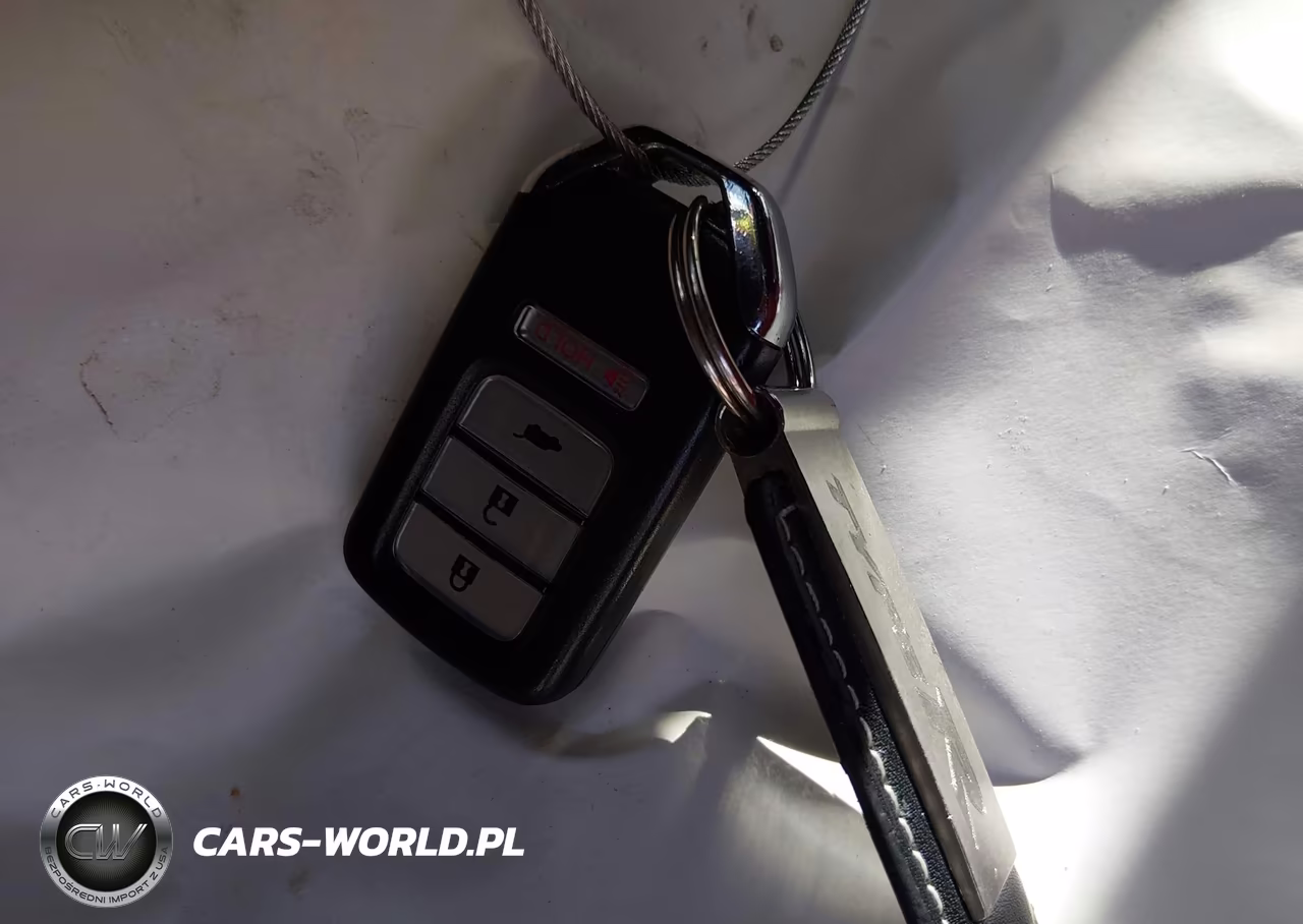 2019 Honda Civic Type R Touring VIN:SHHFK8G73KU203781 - 11