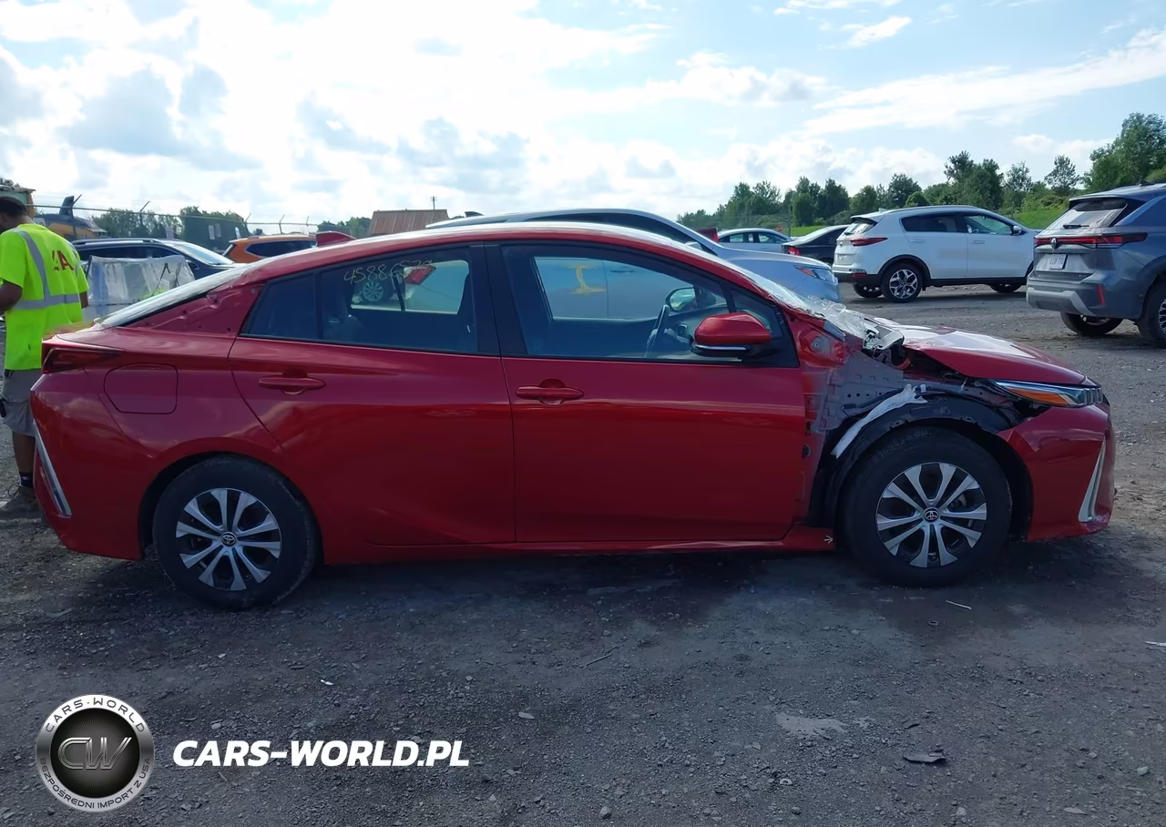2021 Toyota Prius Prime Le VIN:JTDKAMFP7M3190515 - 14