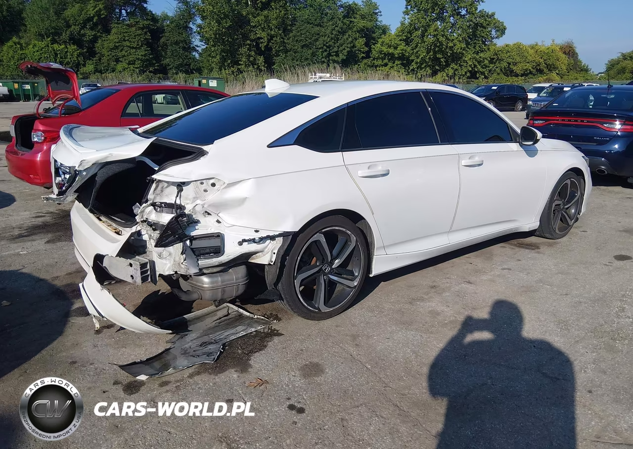 2018 Honda Accord Sport VIN:1HGCV1F31JA056323 - 4