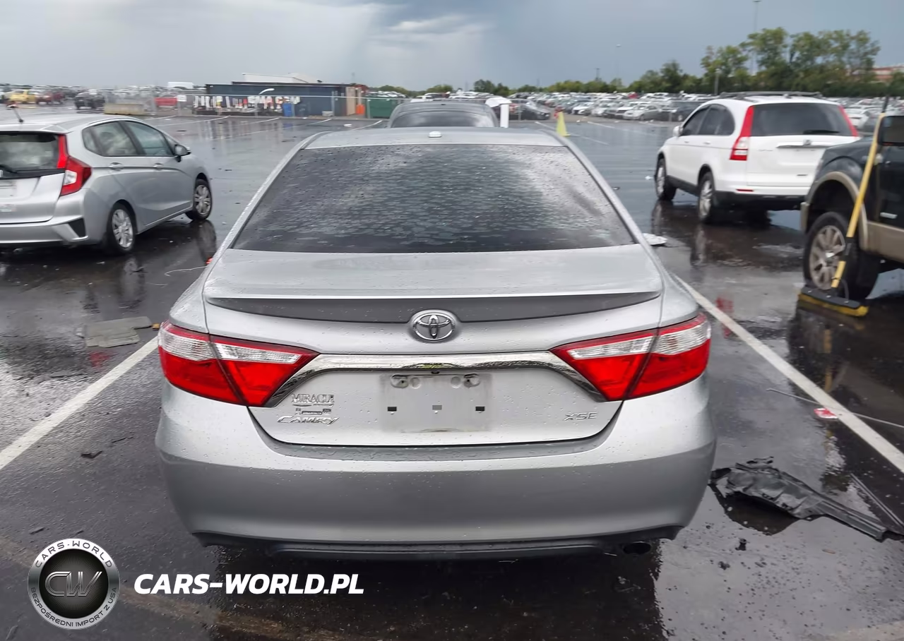 2016 Toyota Camry Xse VIN:4T1BF1FK2GU154892 - 16