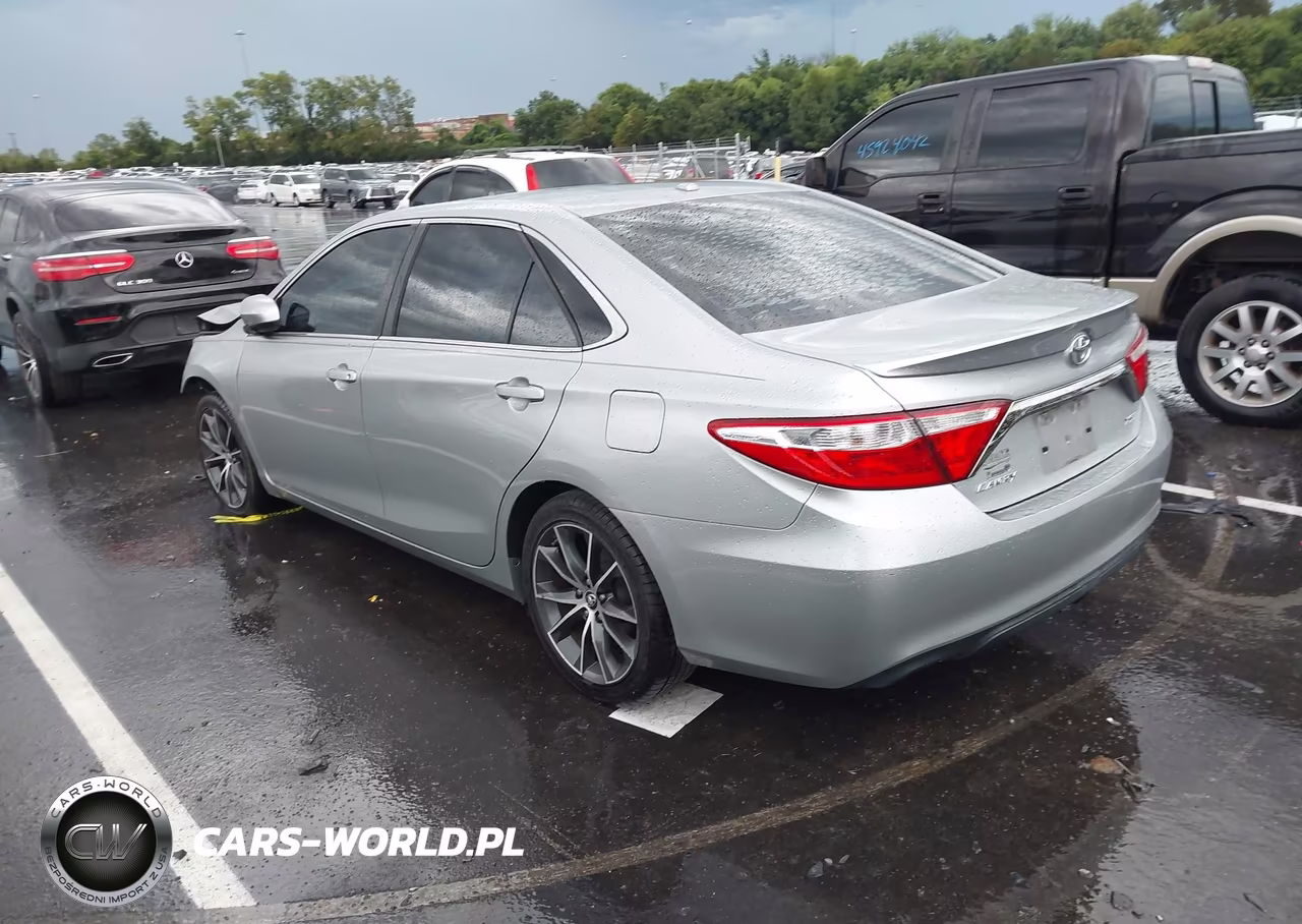 2016 Toyota Camry Xse VIN:4T1BF1FK2GU154892 - 3