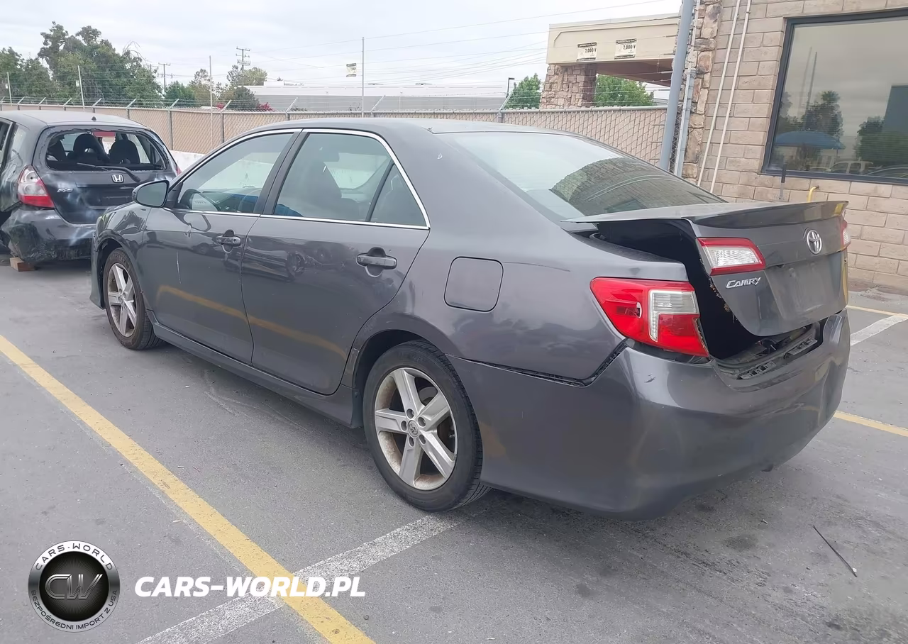 2014 Toyota Camry Se VIN:4T1BF1FK3EU366360 - 3