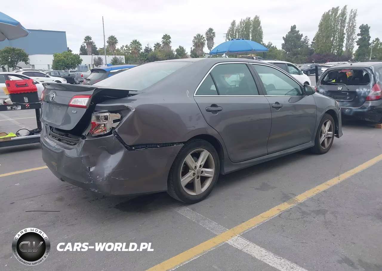 2014 Toyota Camry Se VIN:4T1BF1FK3EU366360 - 4