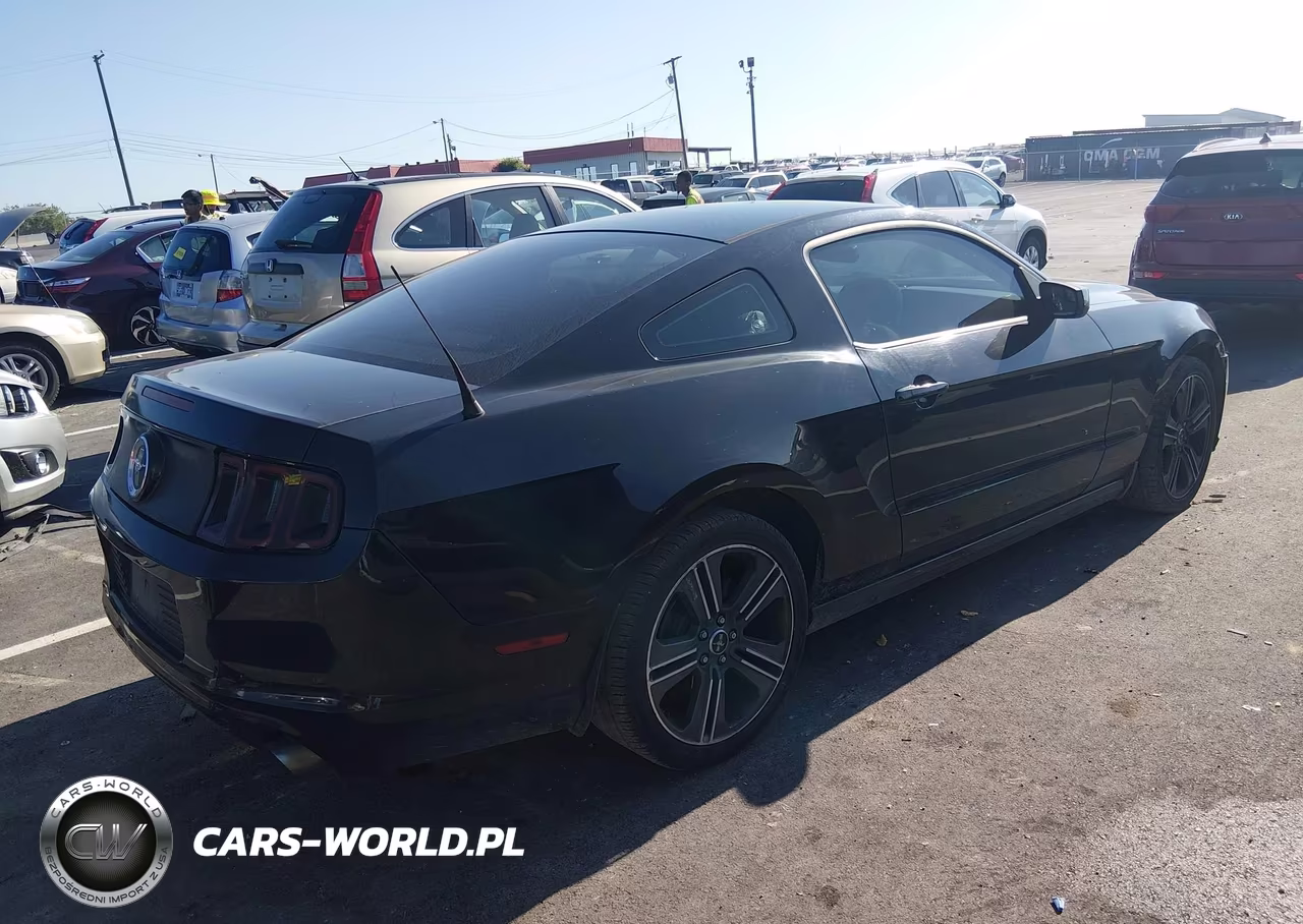 2013 Ford Mustang V6 VIN:1ZVBP8AM8D5263220 - 4