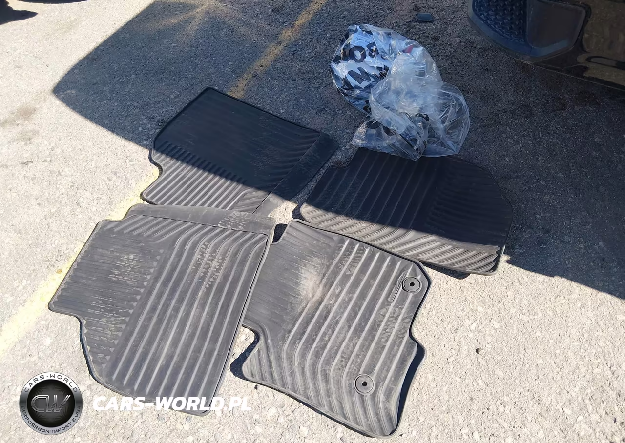 2022 Chevrolet Silverado 1500 4Wd Short Bed Custom VIN:1GCPDBEK5NZ593057 - 12