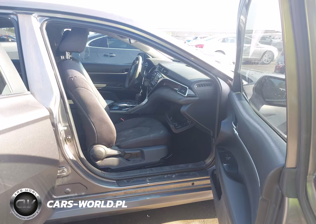 2018 Toyota Camry Le VIN:4T1B11HKXJU511299 - 5