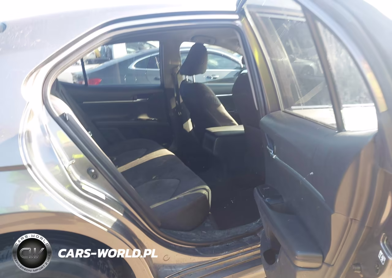 2018 Toyota Camry Le VIN:4T1B11HKXJU511299 - 8