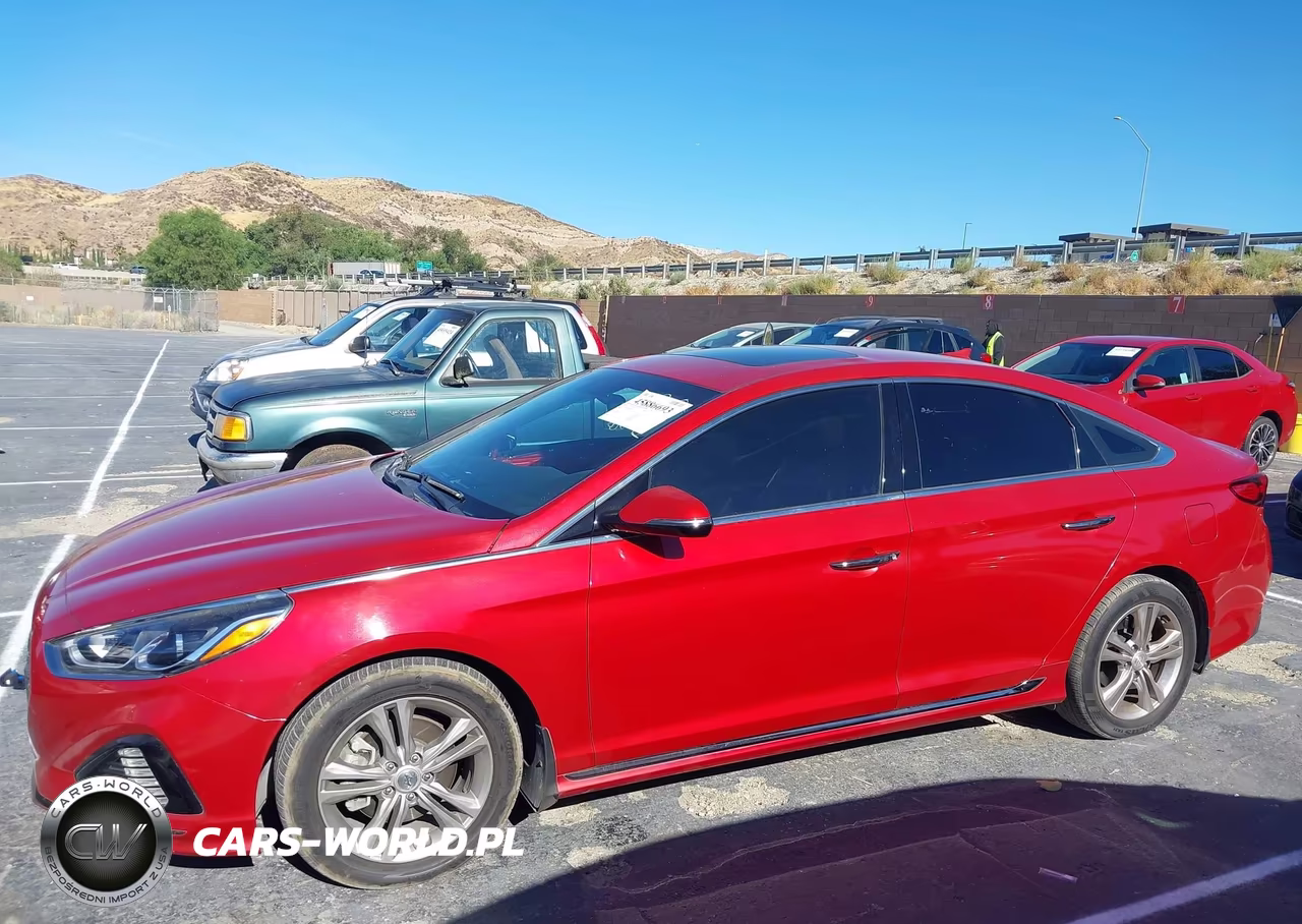 2019 Hyundai Sonata Sport VIN:5NPE34AF6KH821925 - 15