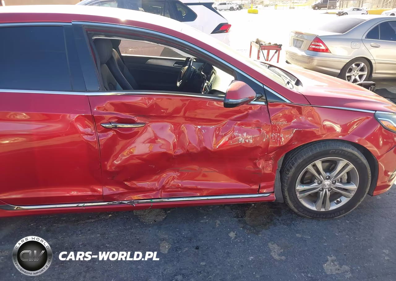 2019 Hyundai Sonata Sport VIN:5NPE34AF6KH821925 - 6