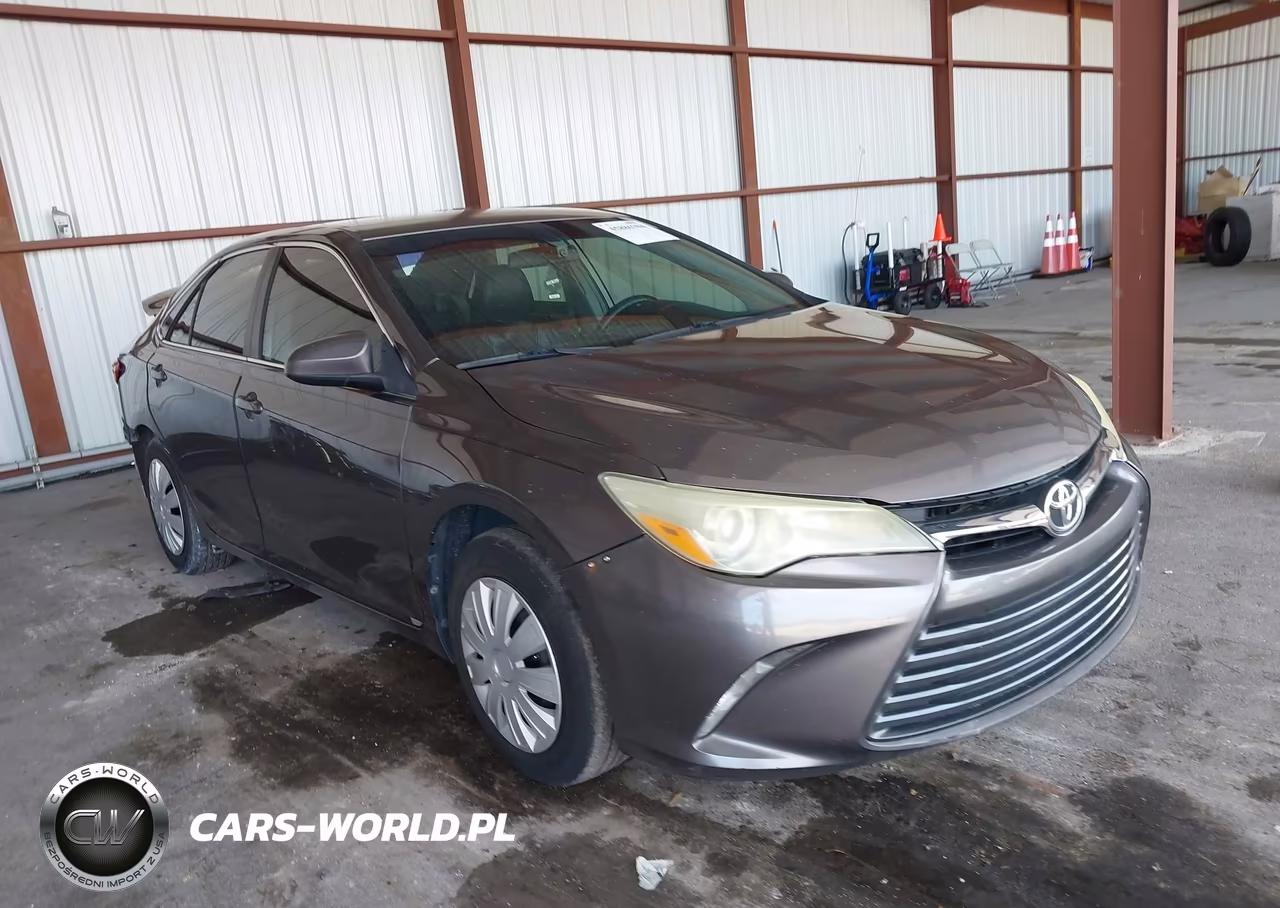 2015 Toyota Camry Le – zdjęcie 1 z 20