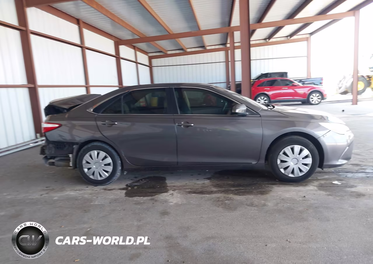 2015 Toyota Camry Le VIN:4T1BF1FK5FU042361 - 14