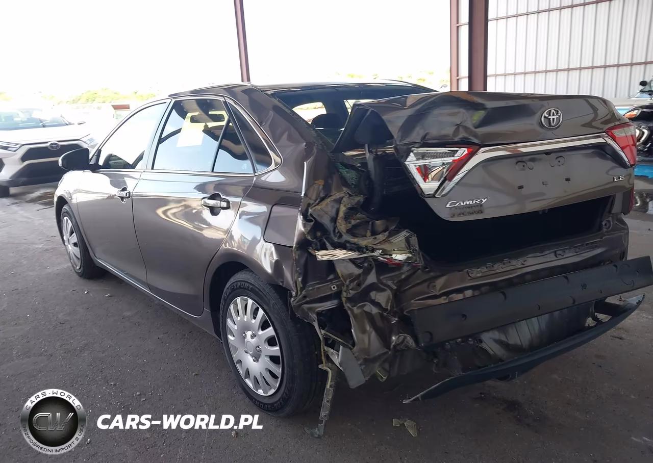 2015 Toyota Camry Le VIN:4T1BF1FK5FU042361 - 3