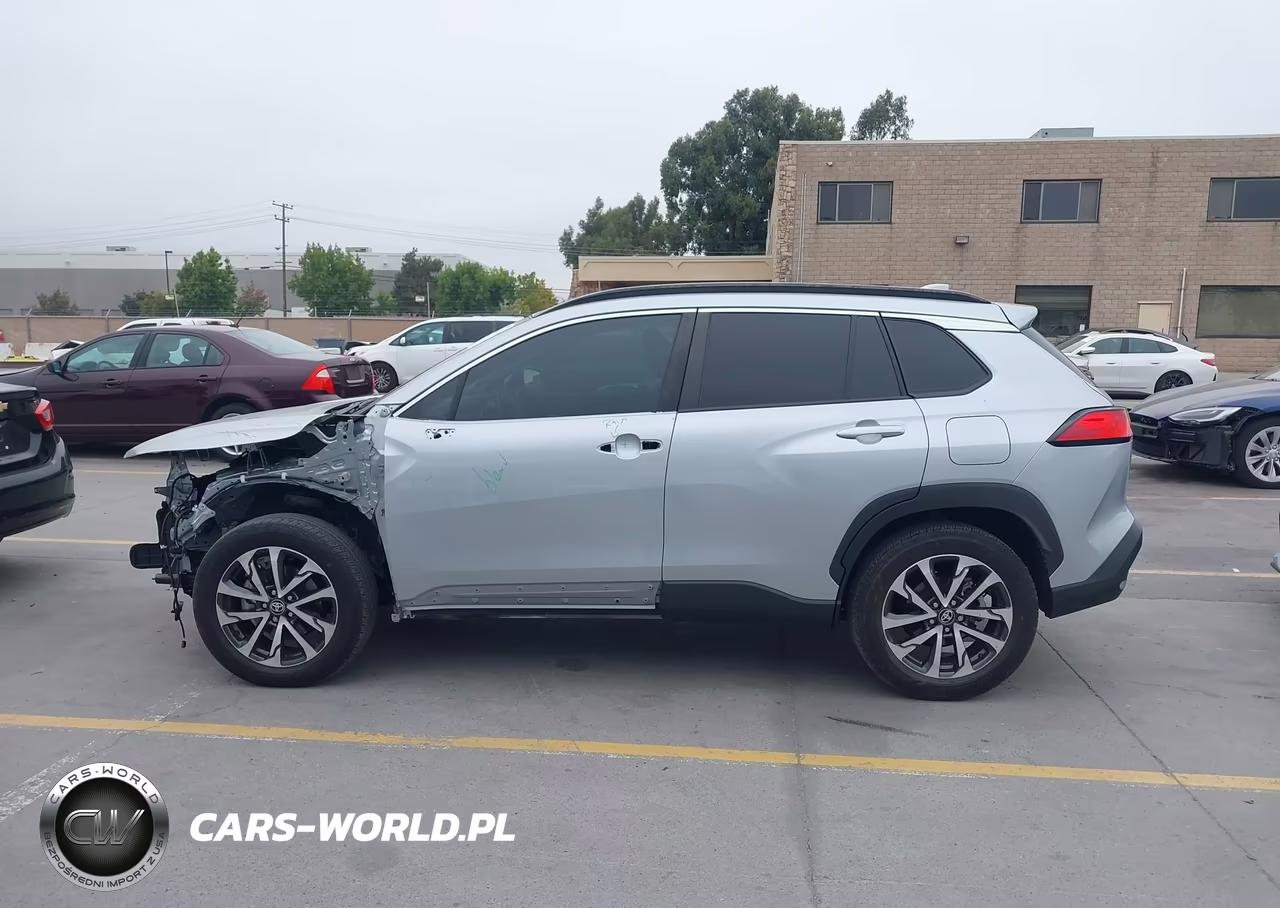 2024 Toyota Corolla Cross Xle VIN:7MUDAABG7RV080153 - 15