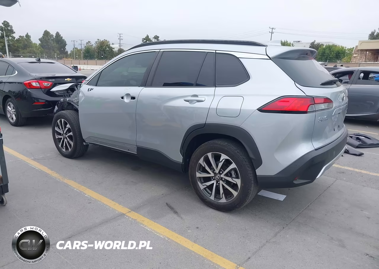 2024 Toyota Corolla Cross Xle VIN:7MUDAABG7RV080153 - 3