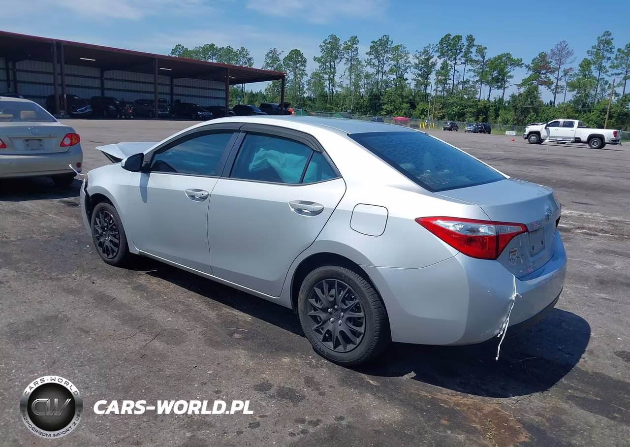 2015 Toyota Corolla Le VIN:2T1BURHE8FC439348 - 3