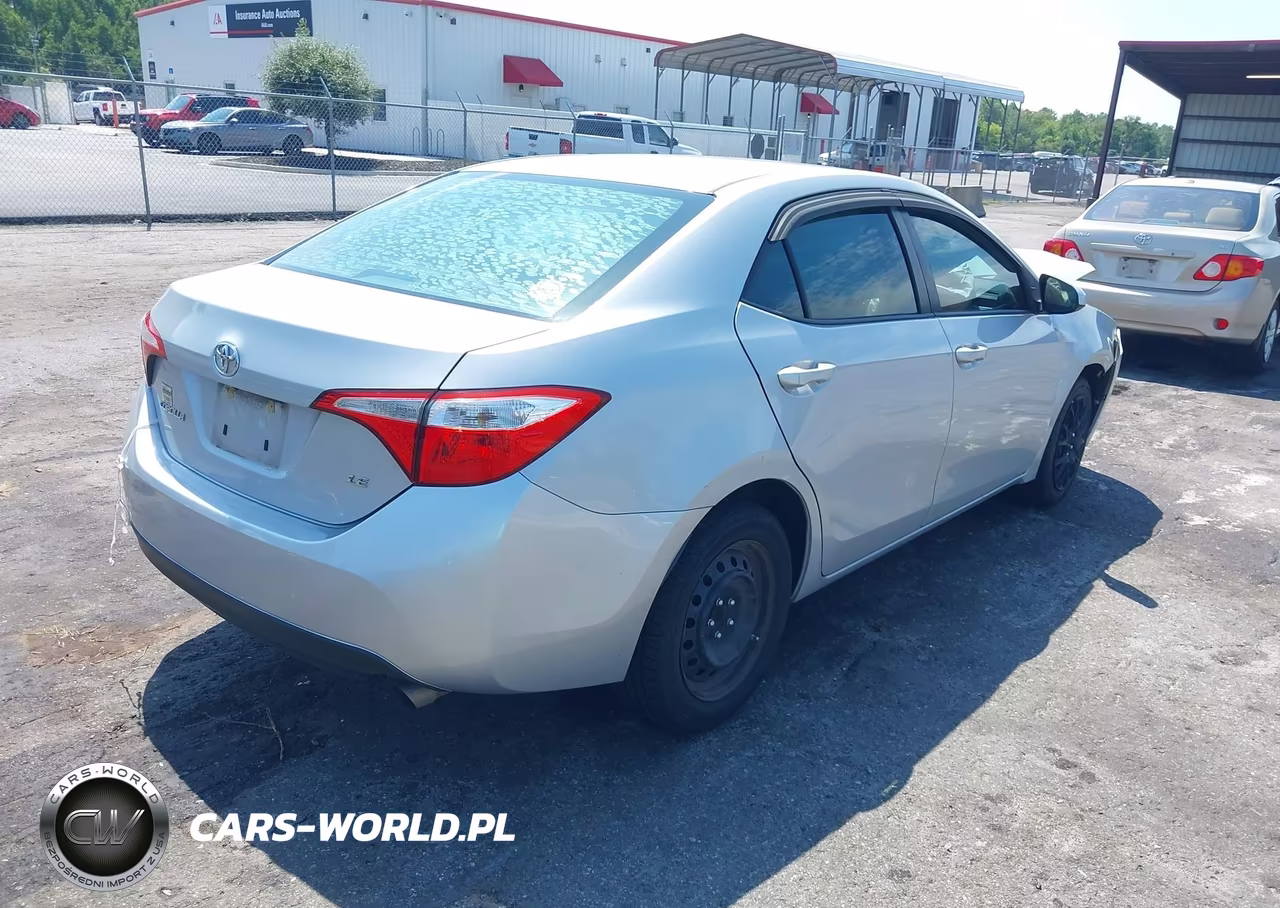 2015 Toyota Corolla Le VIN:2T1BURHE8FC439348 - 4