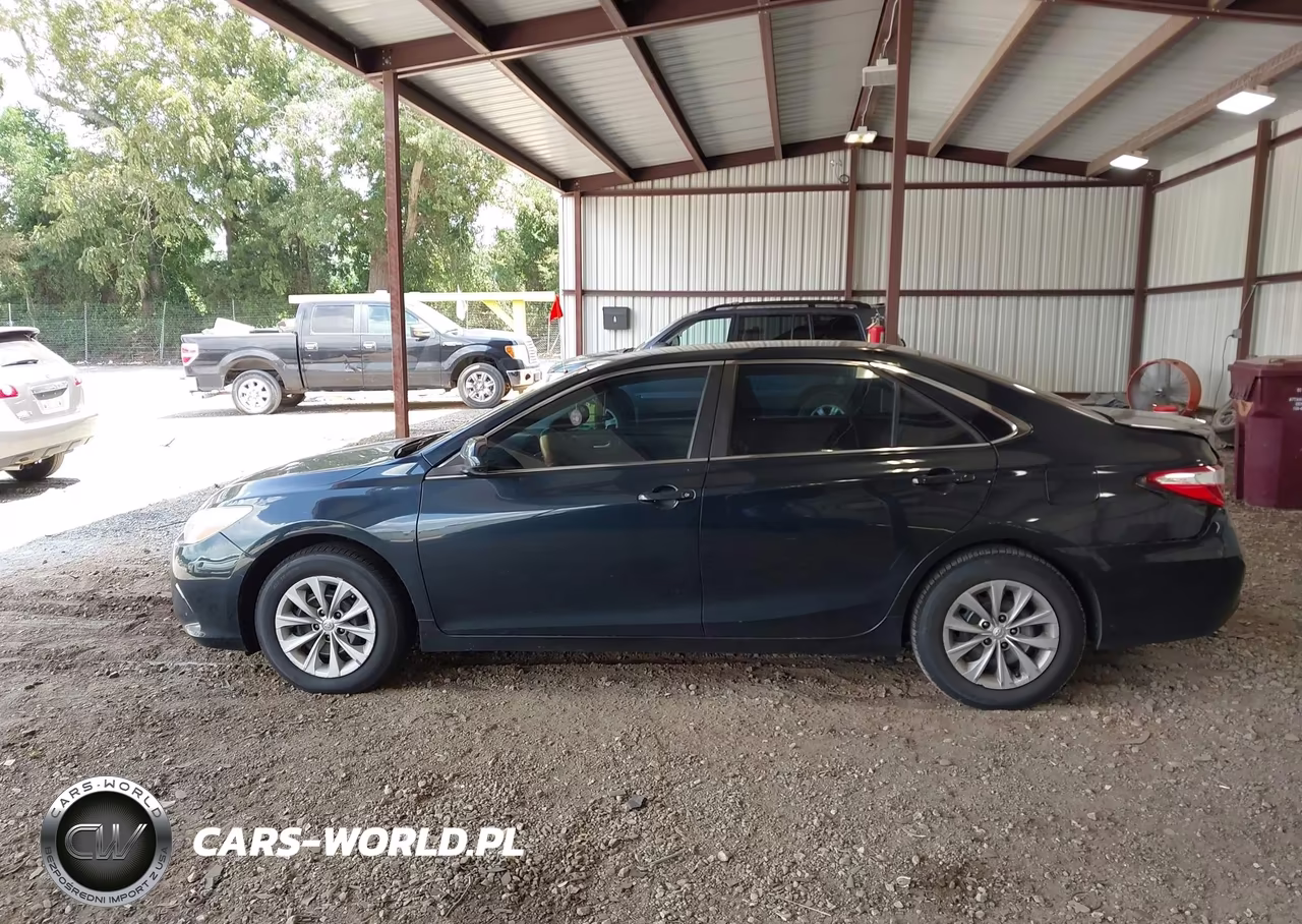 2016 Toyota Camry Le VIN:4T4BF1FK3GR550951 - 14