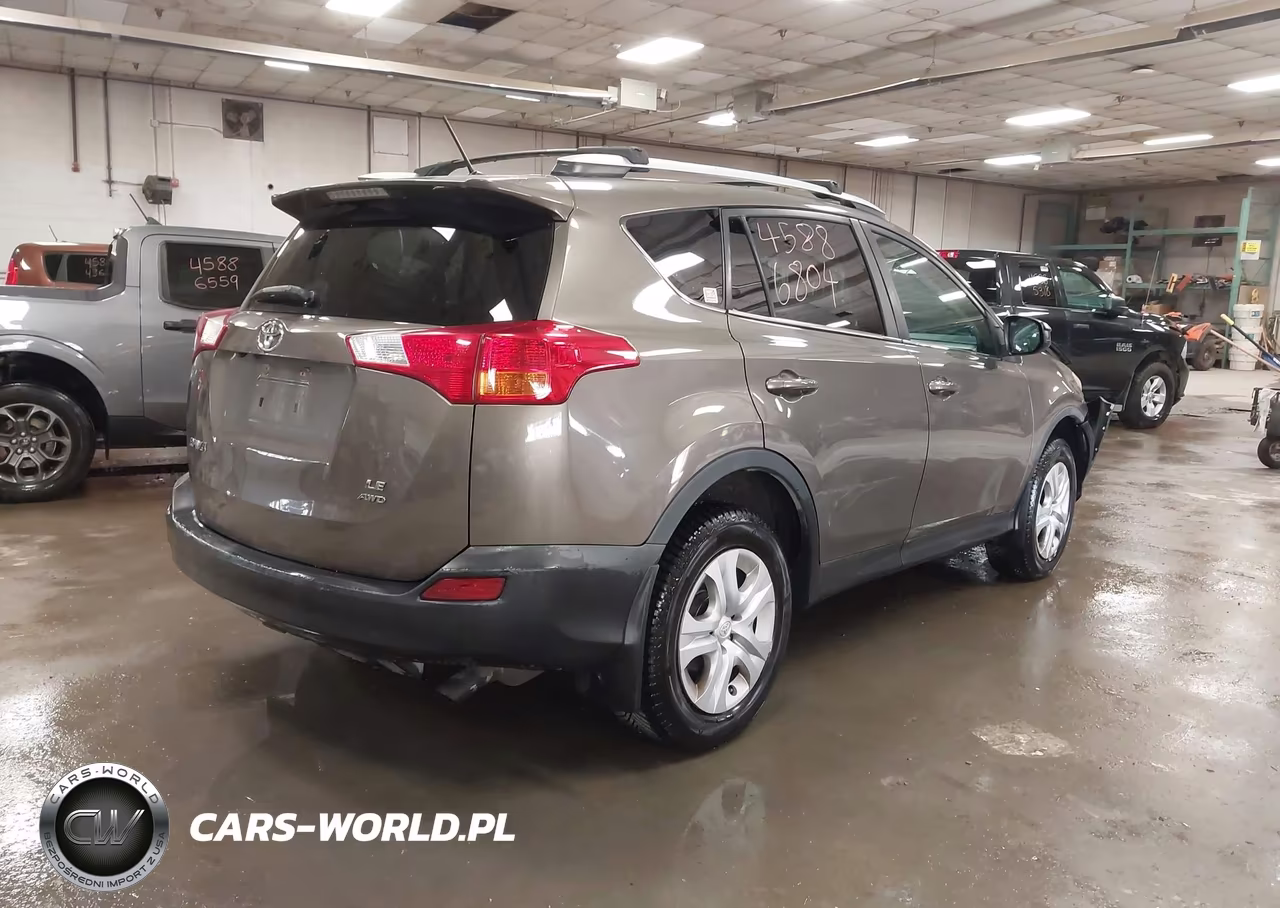 2015 Toyota Rav4 Le VIN:2T3BFREV4FW242763 - 4