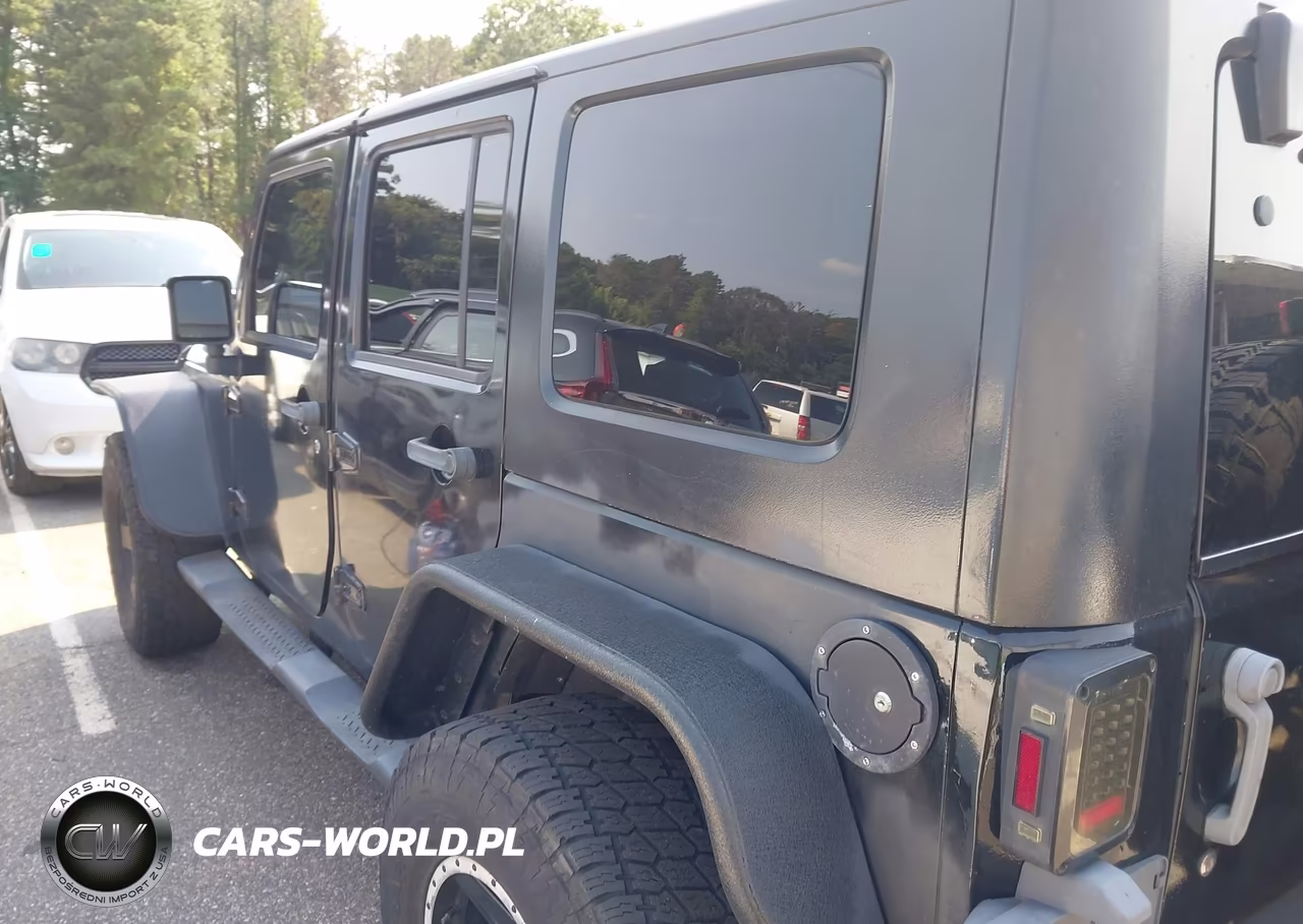 2007 Jeep Wrangler Unlimited X VIN:1J4GA39167L174697 - 14
