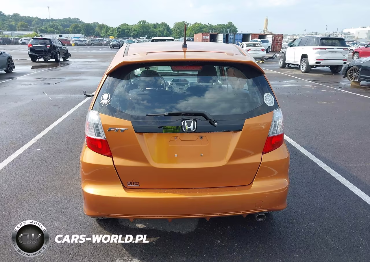 2010 Honda Fit Sport VIN:JHMGE8H47AC012800 - 16