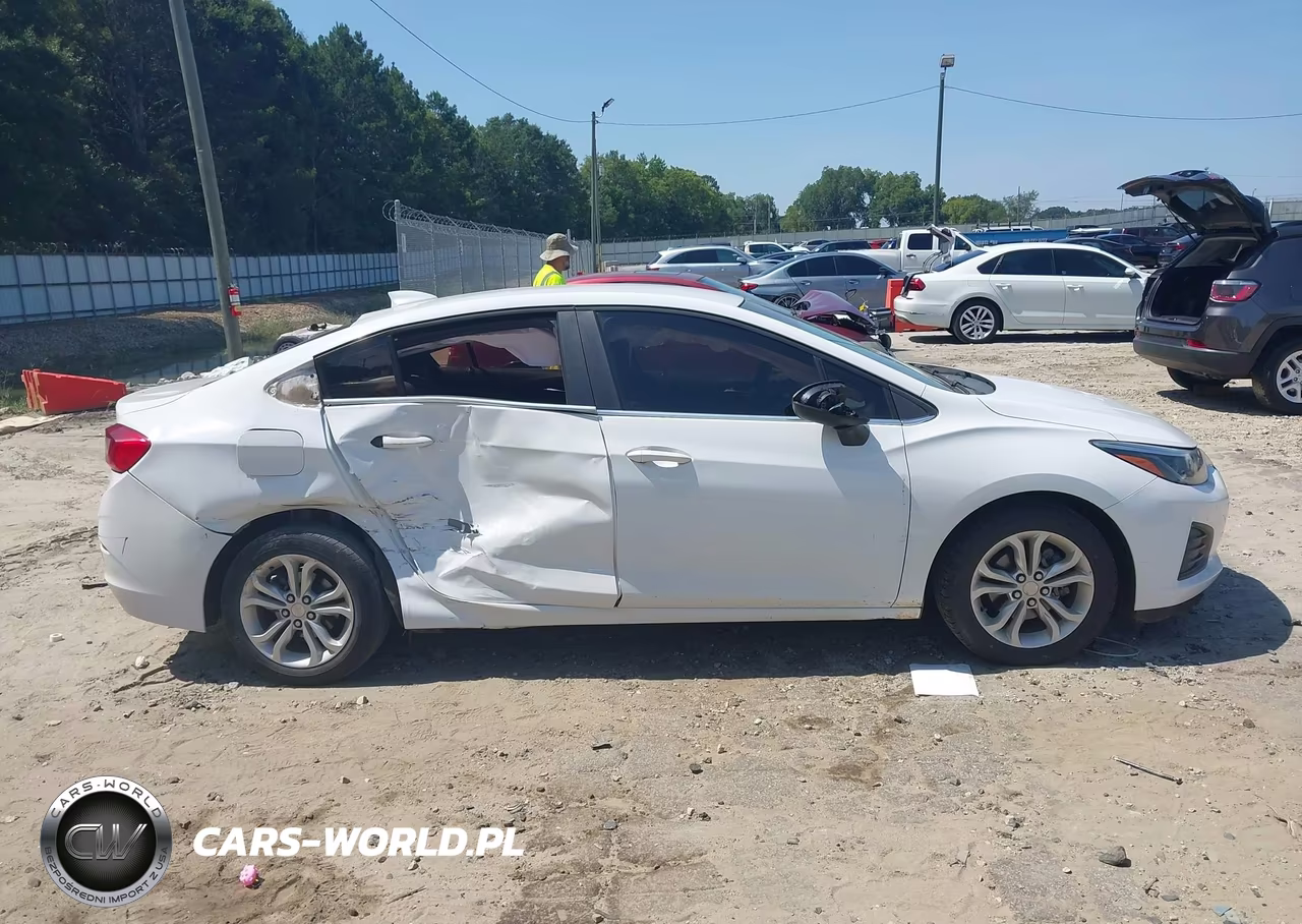 2019 Chevrolet Cruze Lt VIN:1G1BE5SM2K7146300 - 13
