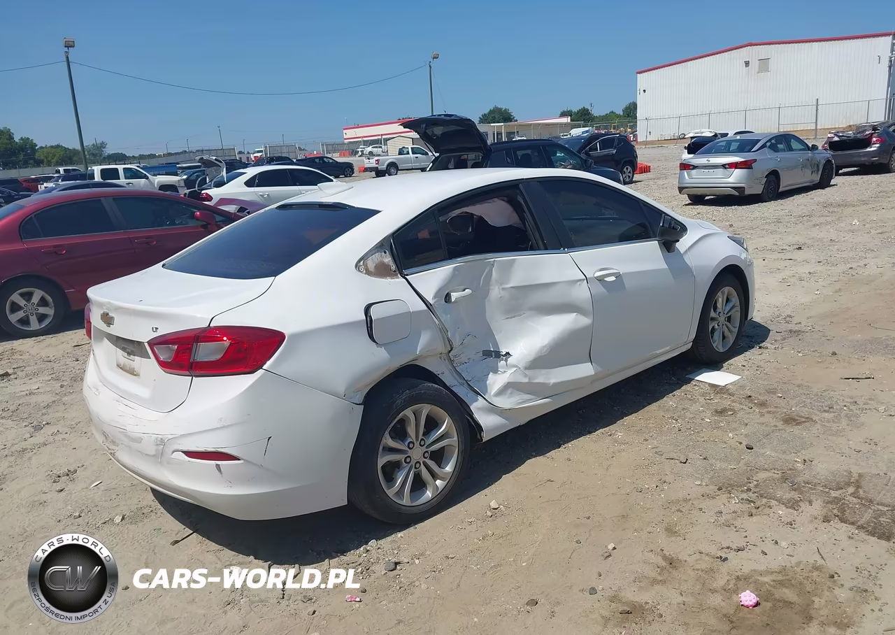 2019 Chevrolet Cruze Lt VIN:1G1BE5SM2K7146300 - 4