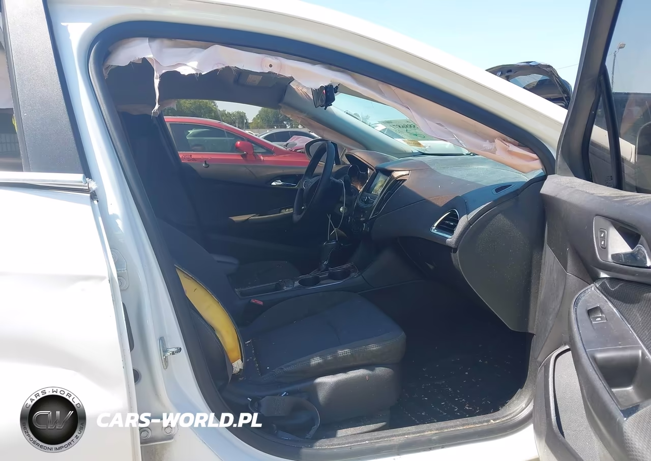 2019 Chevrolet Cruze Lt VIN:1G1BE5SM2K7146300 - 5