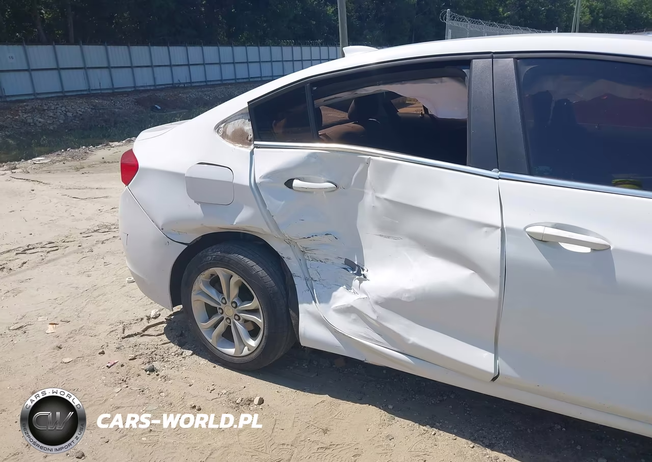 2019 Chevrolet Cruze Lt VIN:1G1BE5SM2K7146300 - 6