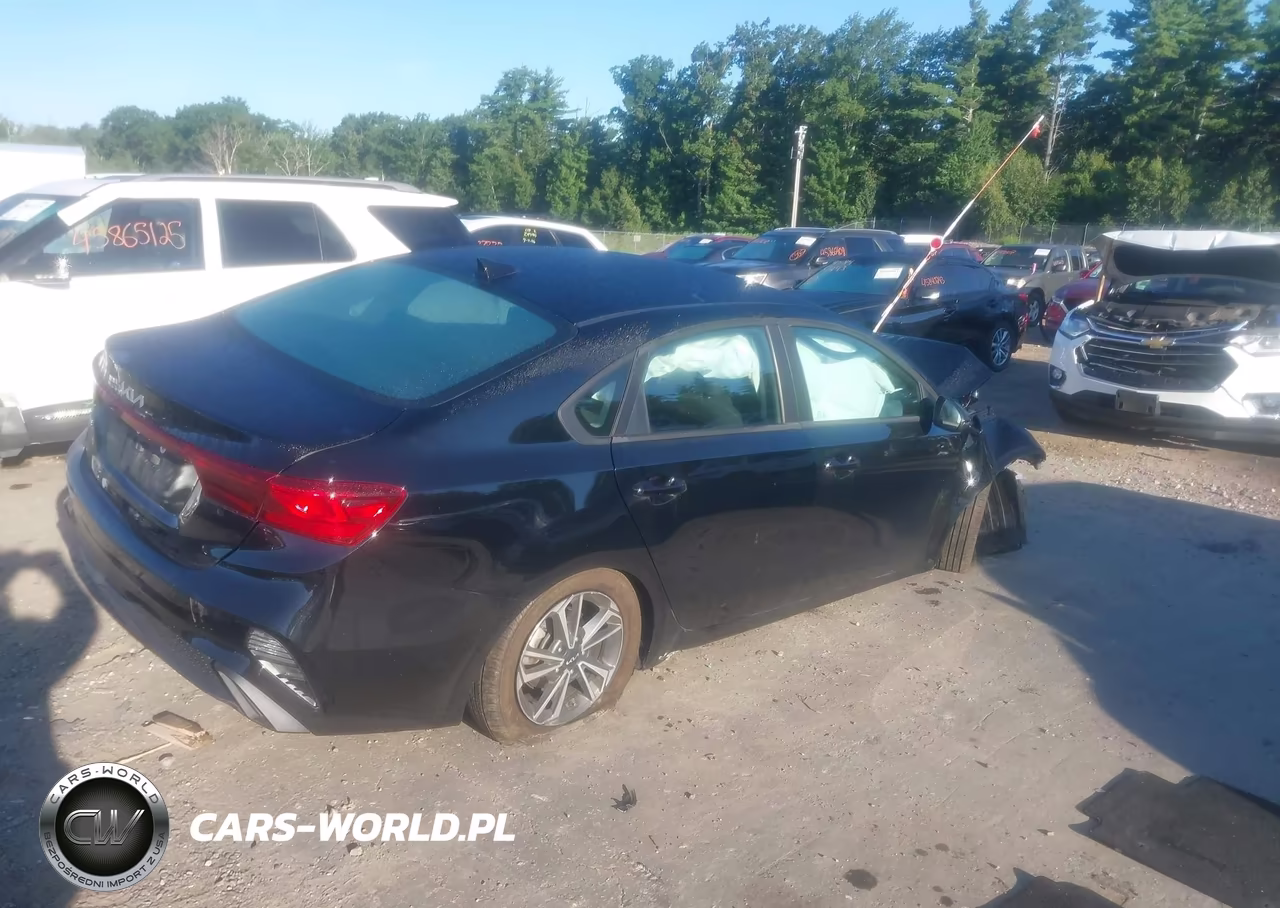 2024 Kia Forte Lxs VIN:3KPF24AD1RE705438 - 4