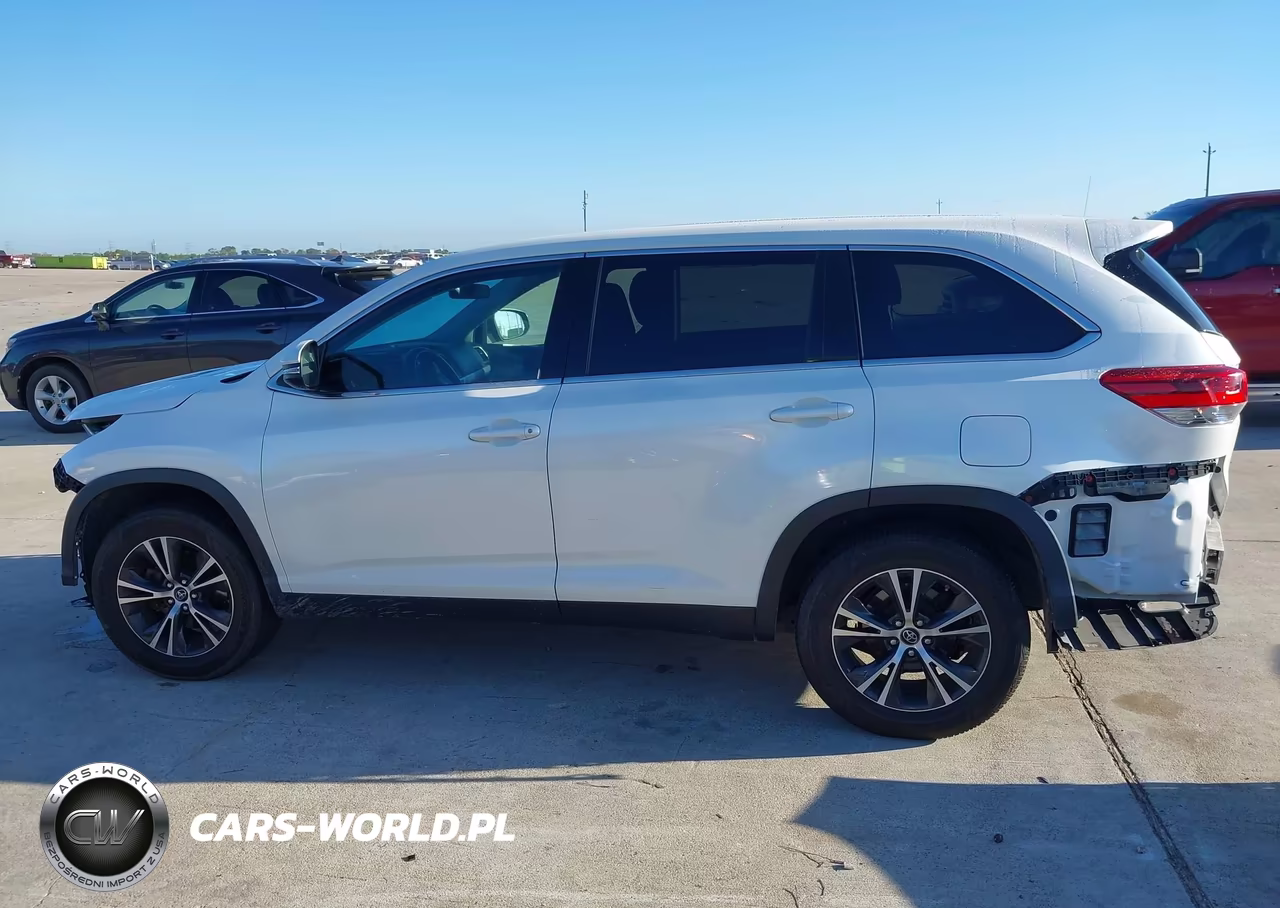 2019 Toyota Highlander Le VIN:5TDZARFH1KS049309 - 14