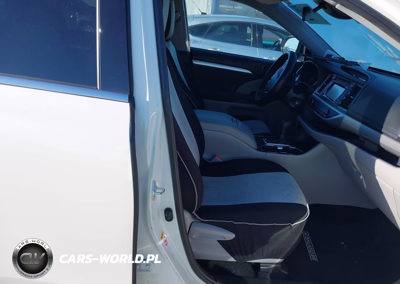 2019 Toyota Highlander Le VIN:5TDZARFH1KS049309 - 5