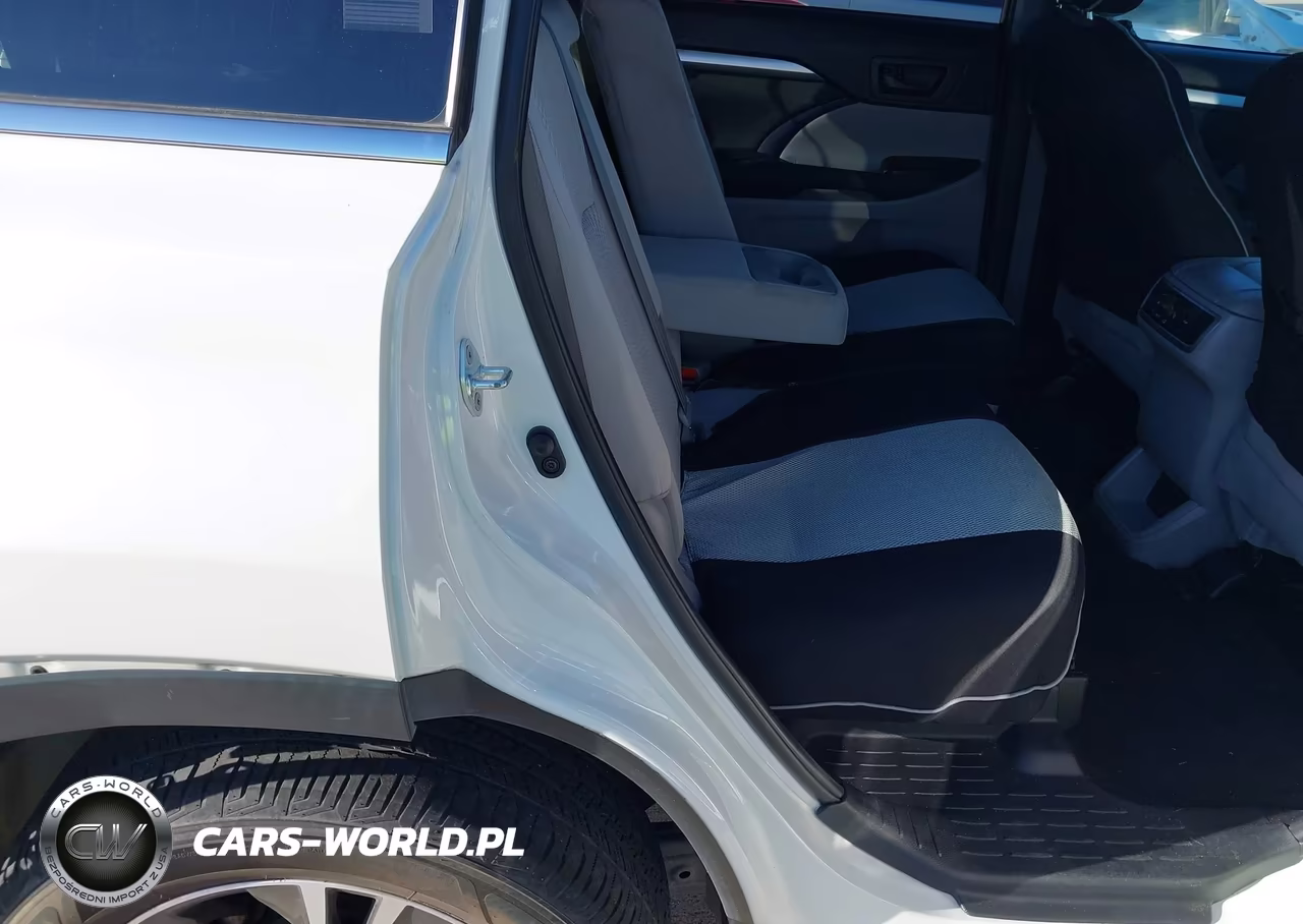 2019 Toyota Highlander Le VIN:5TDZARFH1KS049309 - 8
