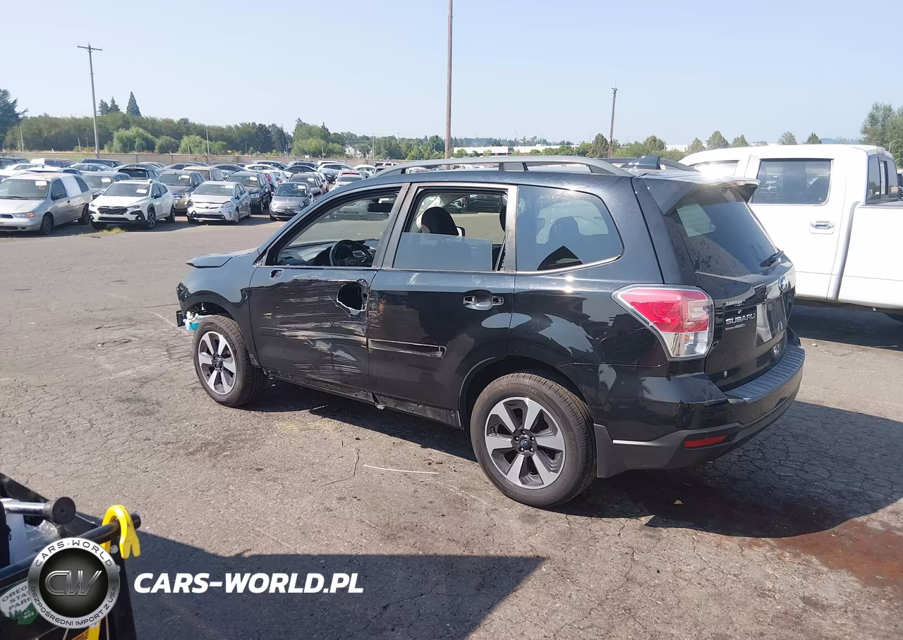 2018 Subaru Forester 2.5I Premium VIN:JF2SJAEC2JH575204 - 3