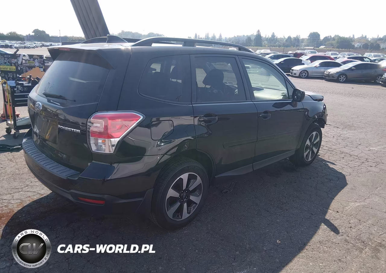 2018 Subaru Forester 2.5I Premium VIN:JF2SJAEC2JH575204 - 4