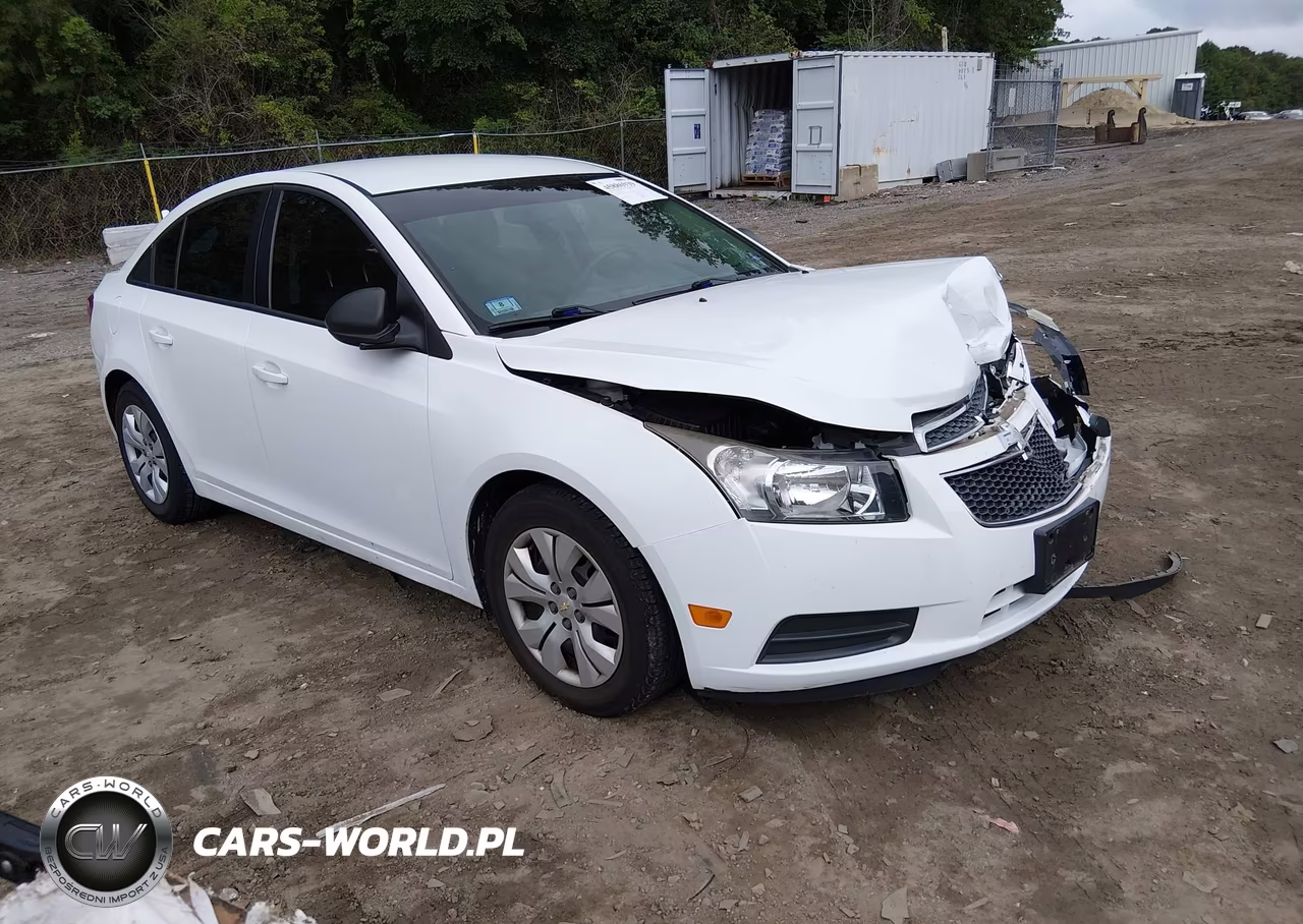 2013 Chevrolet Cruze Ls Auto – zdjęcie 1 z 11