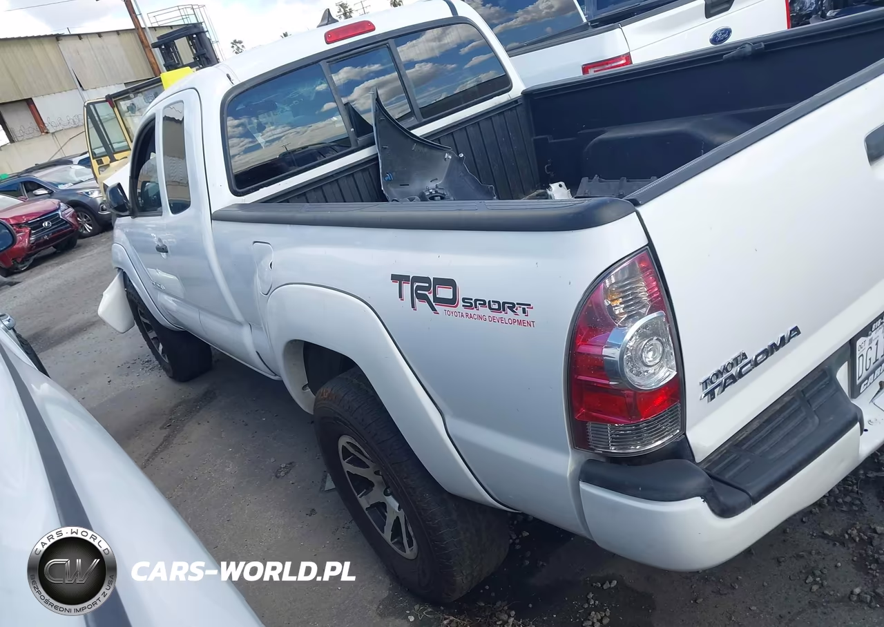 2014 Toyota Tacoma Prerunner VIN:5TFTX4GN5EX036749 - 3