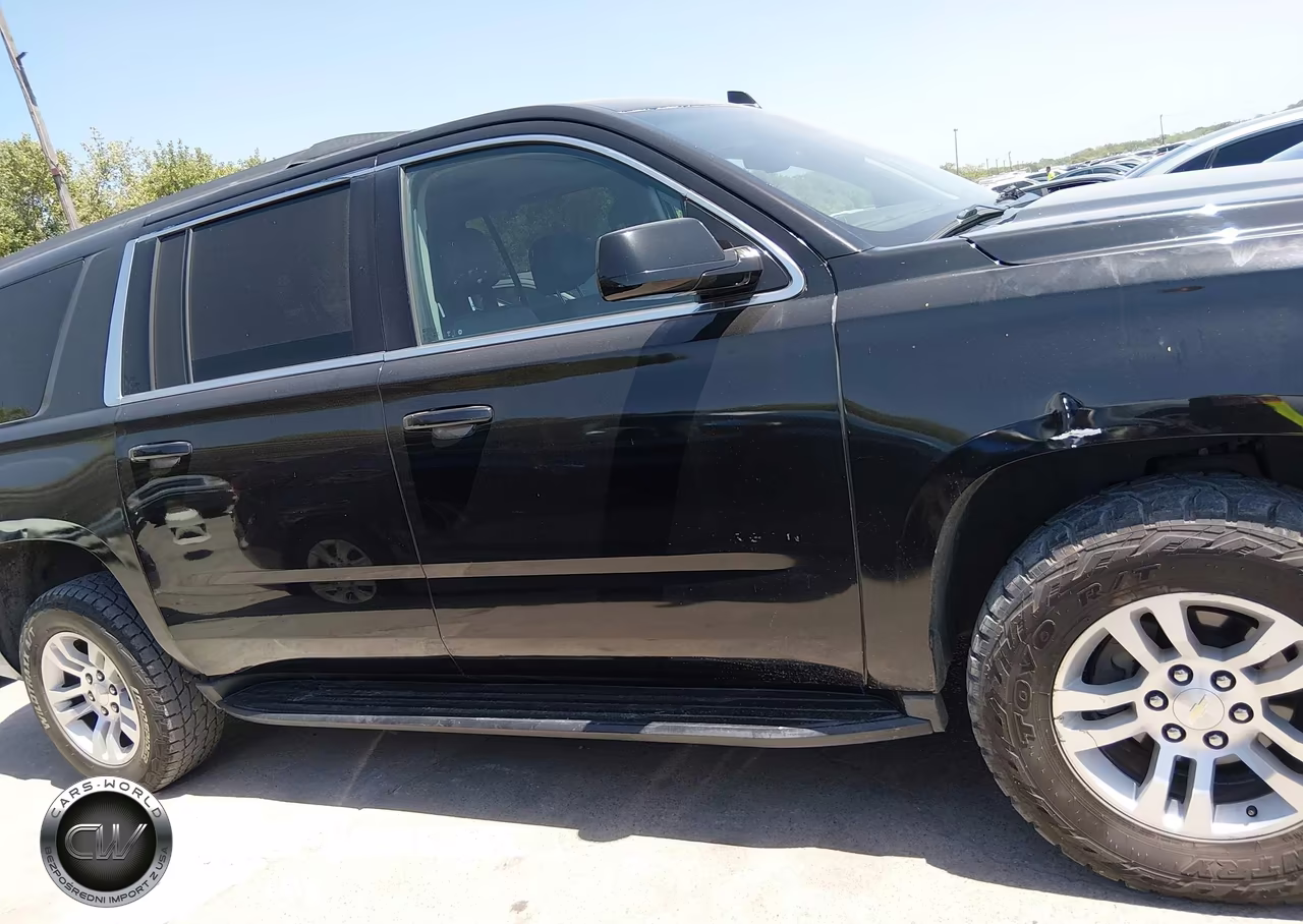 2019 Chevrolet Suburban Lt VIN:1GNSCHKC9KR176198 - 13