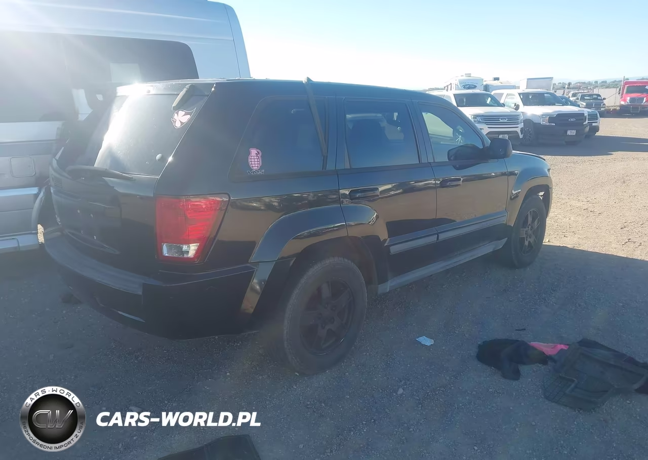 2007 Jeep Grand Cherokee Laredo VIN:1J8GR48K67C522750 - 4