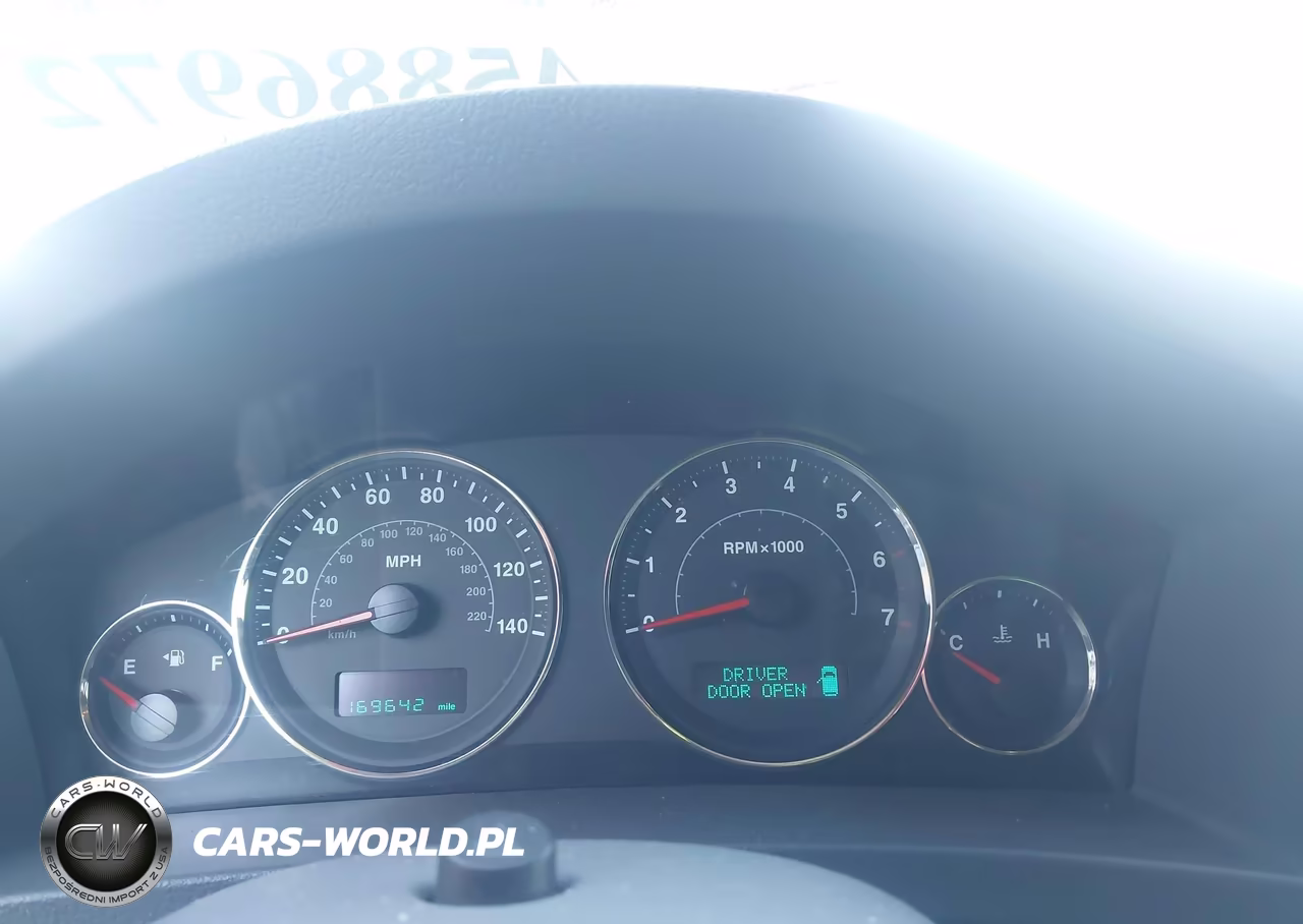 2007 Jeep Grand Cherokee Laredo VIN:1J8GR48K67C522750 - 7