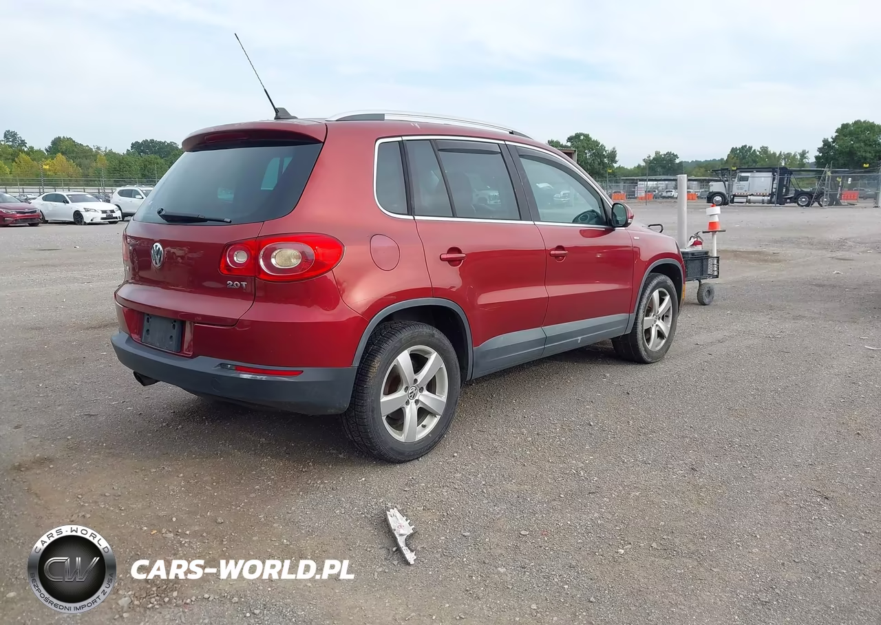 2010 Volkswagen Tiguan Wolfsburg Edition VIN:WVGAV7AX6AW002288 - 4
