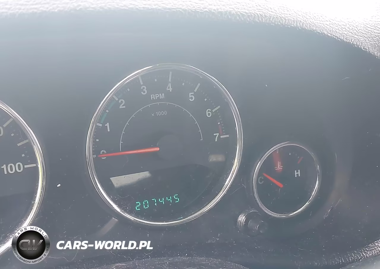 2014 Jeep Wrangler Unlimited Sahara VIN:1C4BJWEG6EL179651 - 15