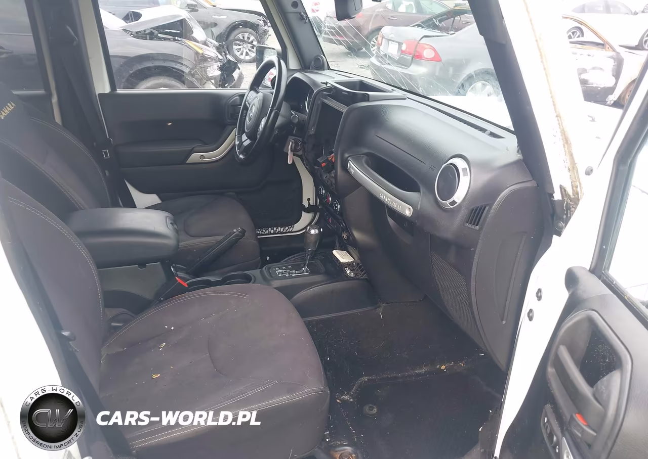 2014 Jeep Wrangler Unlimited Sahara VIN:1C4BJWEG6EL179651 - 5