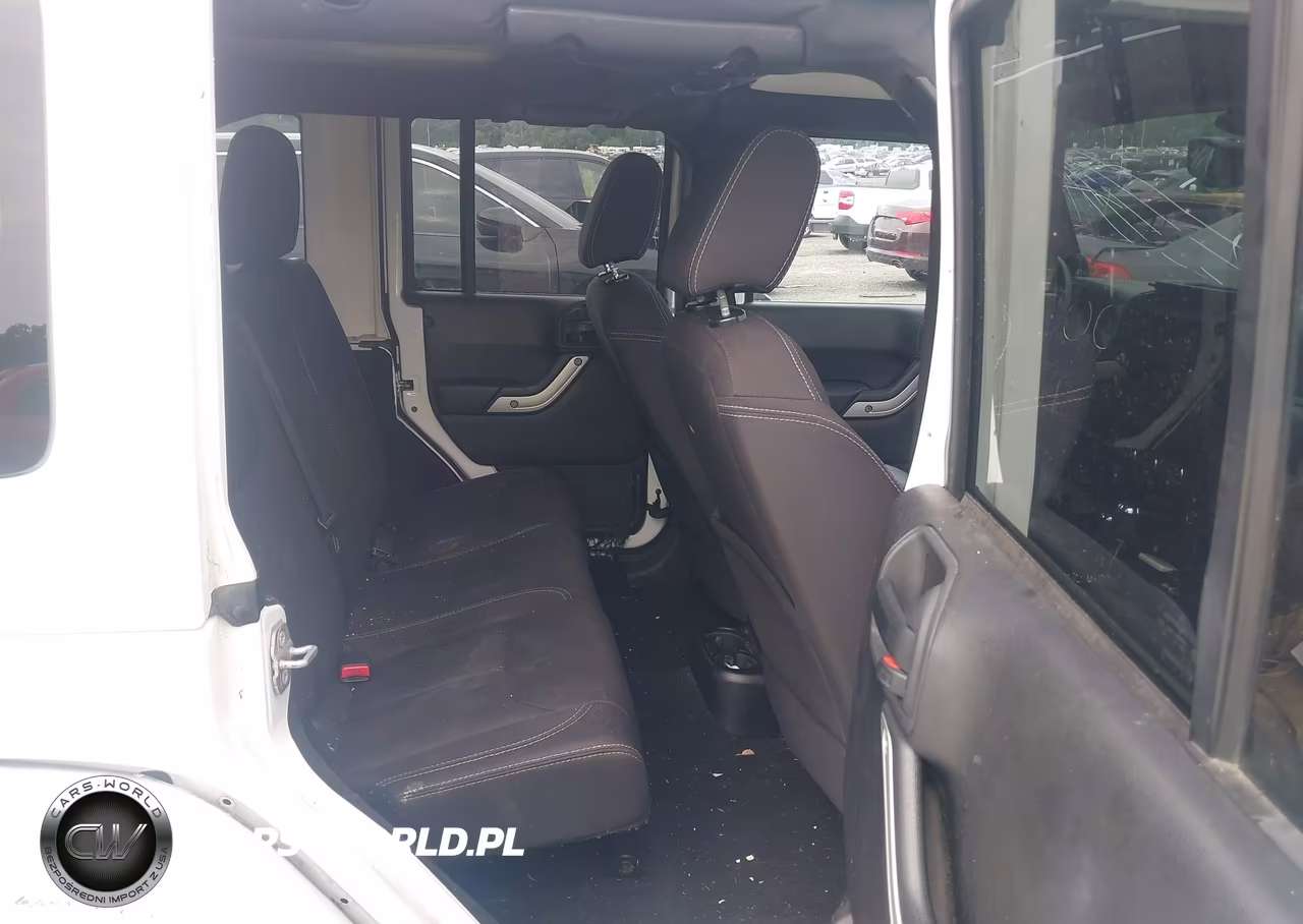 2014 Jeep Wrangler Unlimited Sahara VIN:1C4BJWEG6EL179651 - 8